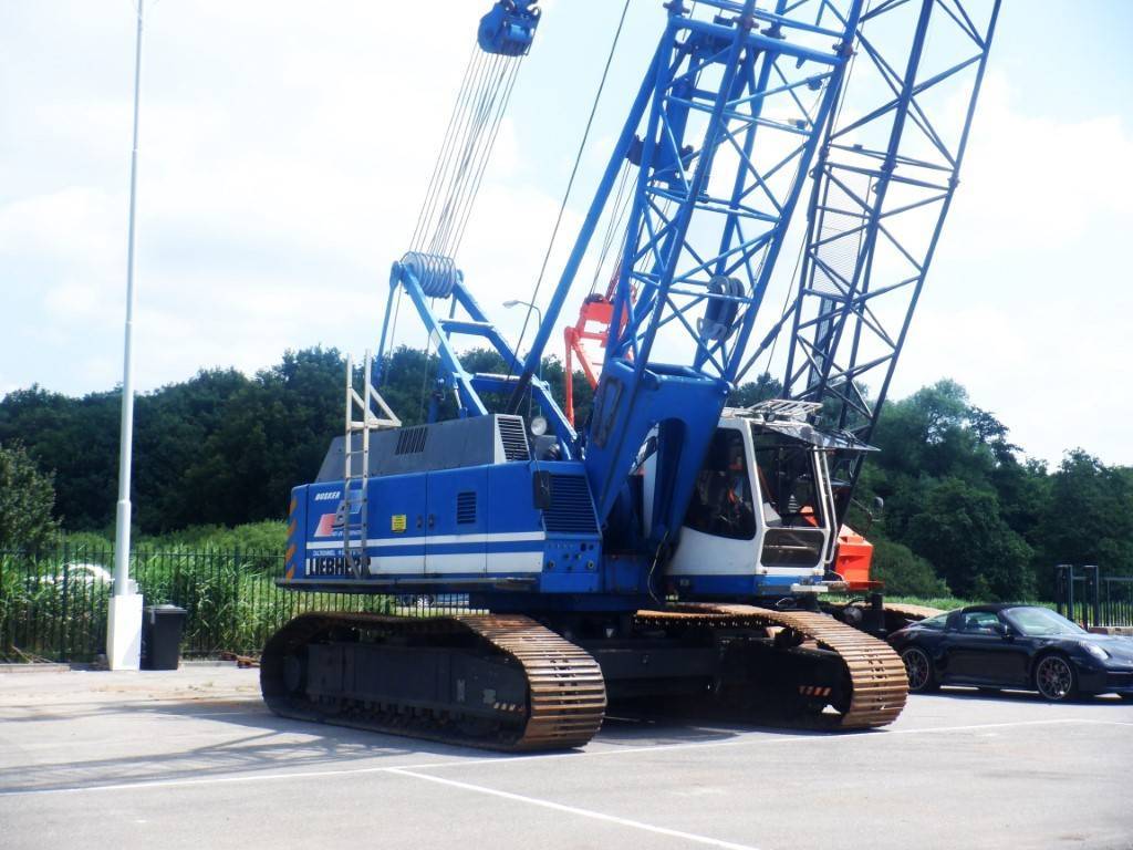 Detalles técnicos y servicio para maquinaria de construcción Liebherr